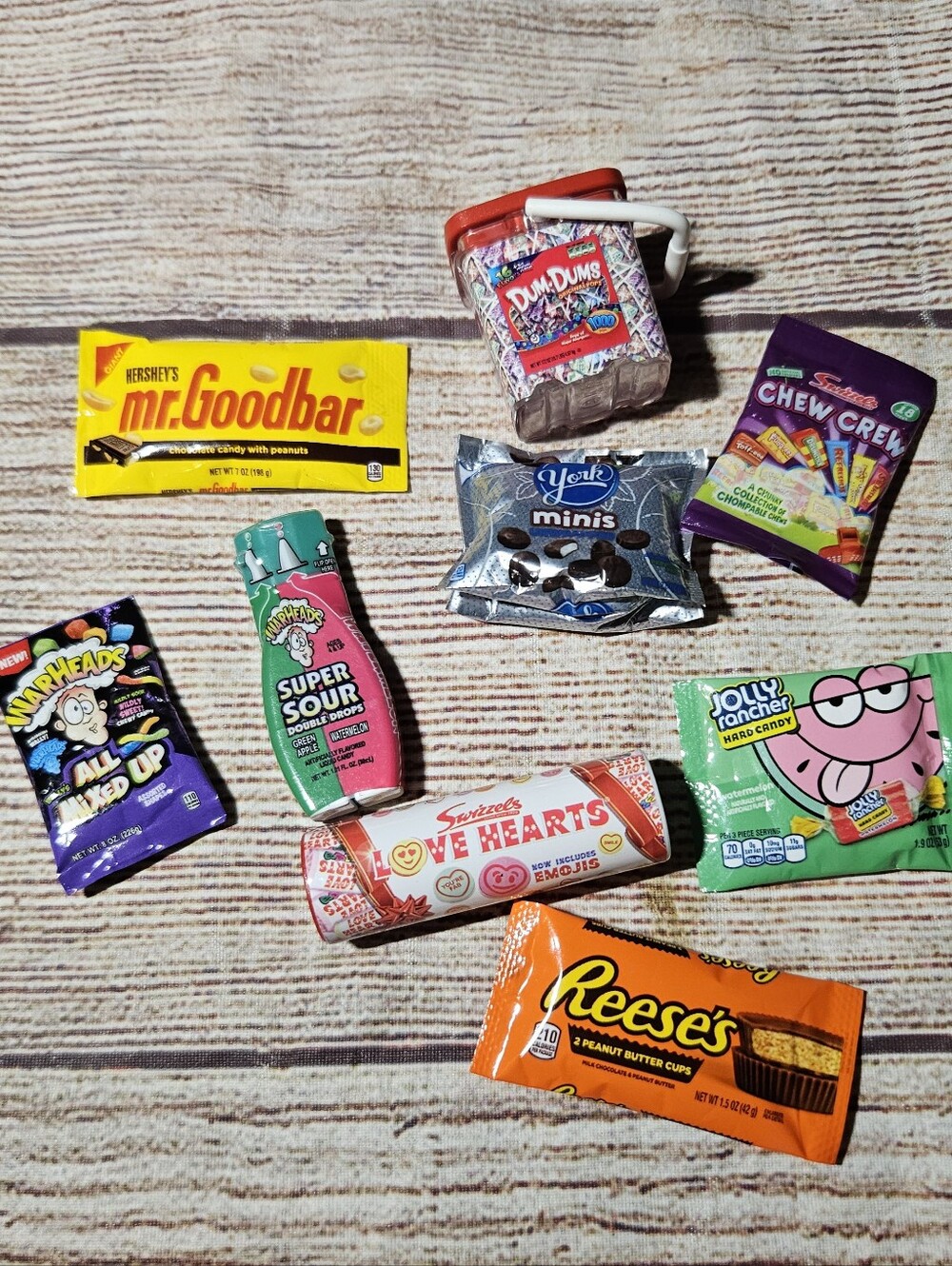 Mini brands candy toys 9 pieces